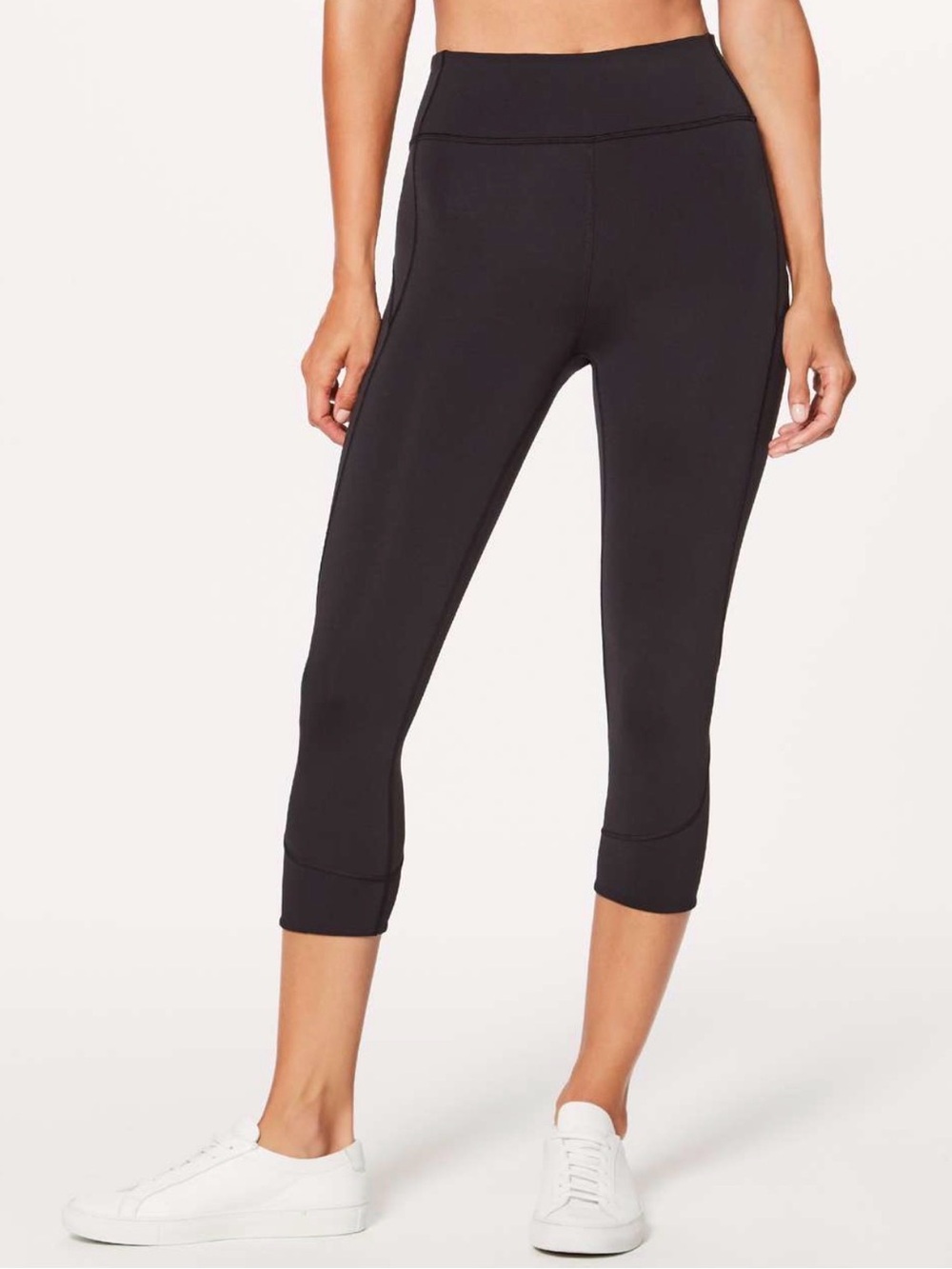 Lululemon In Movement Crop Everlux 19” Leggings Size 6 Black Capri